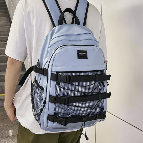 Moderný pánsky batoh s logom