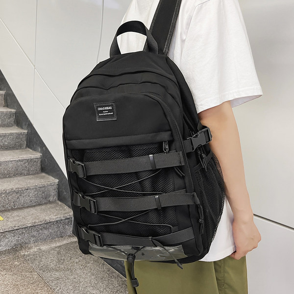 Moderný pánsky batoh s logom