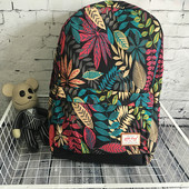 Vyriška kuprinė su gėlių motyvais