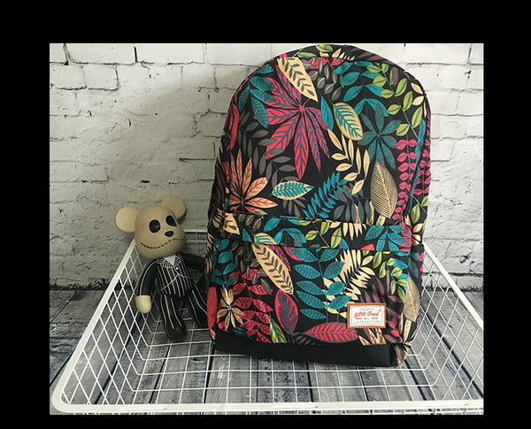 Vyriška kuprinė su gėlių motyvais