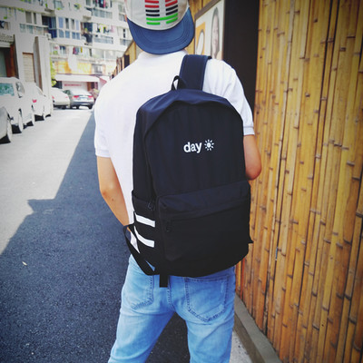 Pánsky textilný batoh s logom a zipsom