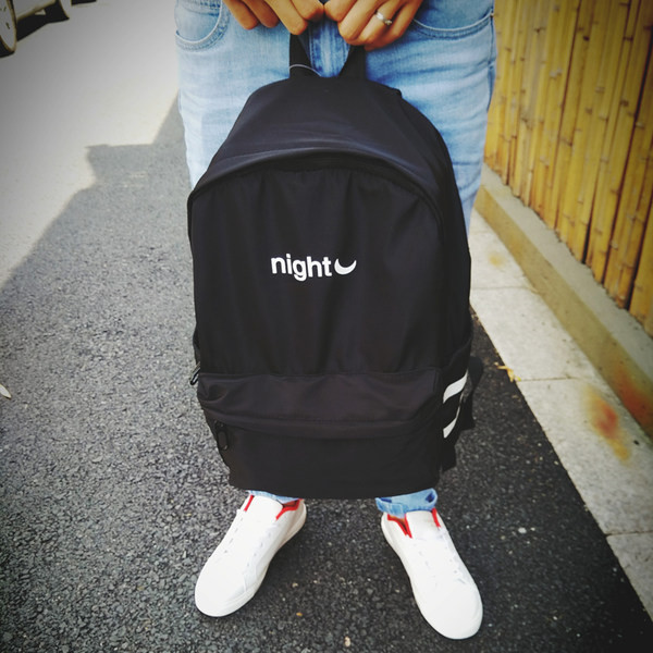 Pánsky textilný batoh s logom a zipsom