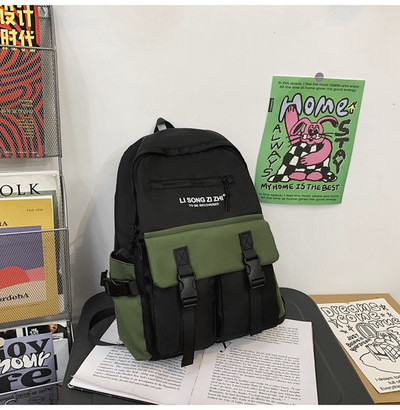 Ανδρικό σακίδιο πλάτης με επιγραφή και πλαστικά κουμπώματα