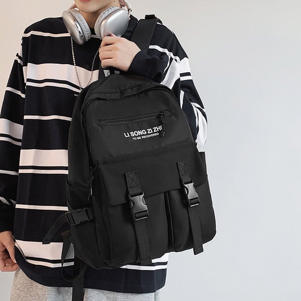 Ανδρικό σακίδιο πλάτης με επιγραφή και πλαστικά κουμπώματα