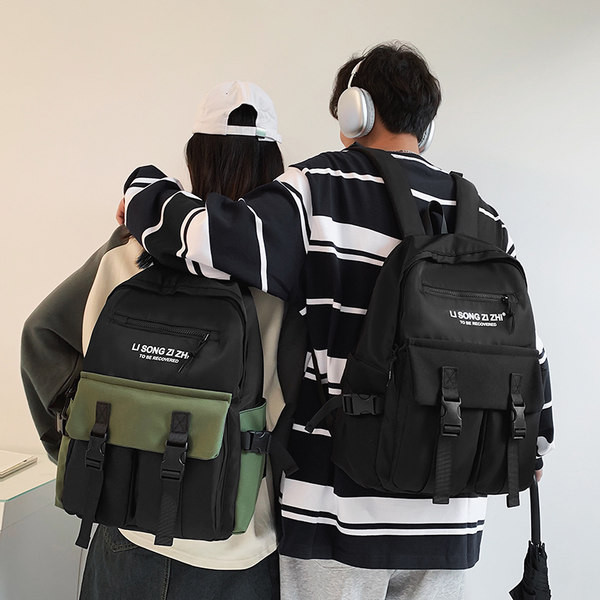 Ανδρικό σακίδιο πλάτης με επιγραφή και πλαστικά κουμπώματα