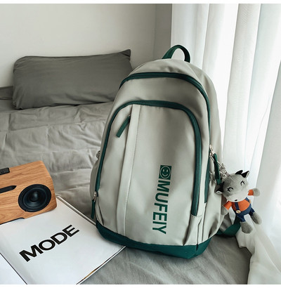 Rucsac pentru bărbați cu inscripție și breloc