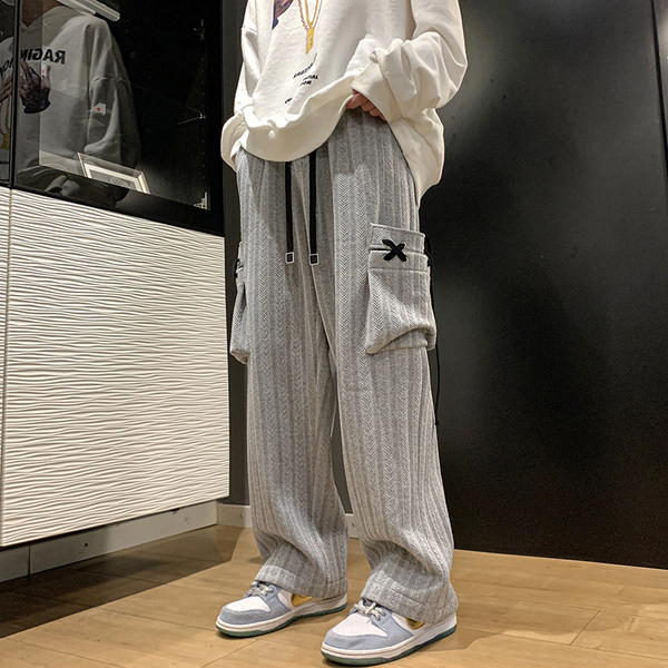 Pantaloni barbatesti cu buzunar in doua culori