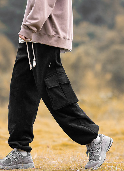 Vyriškos sportinės kelnės su šoninėmis kišenėmis