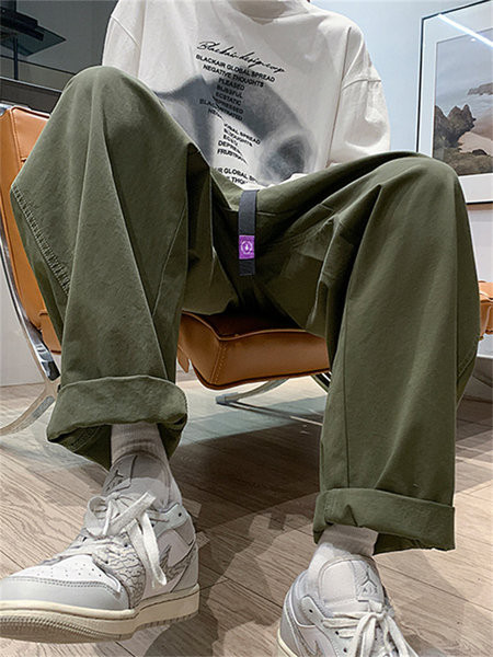 Pantaloni casual barbatesti cu picioare si buzunare late