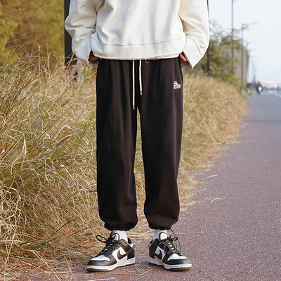 Pantaloni sport barbati cu sireturi