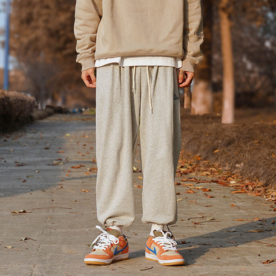 Pantaloni sport barbati cu sireturi