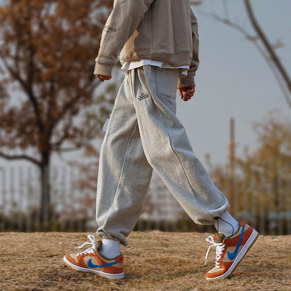 Pantaloni sport barbati cu sireturi