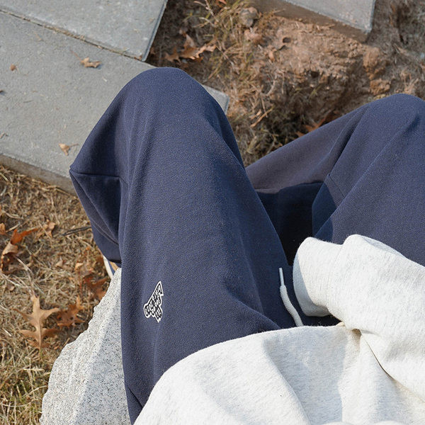 Pantaloni sport barbati cu sireturi