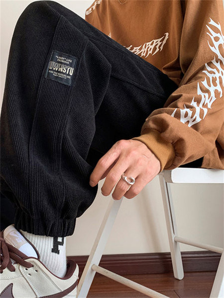 Pantaloni casual barbatesti cu buzunare