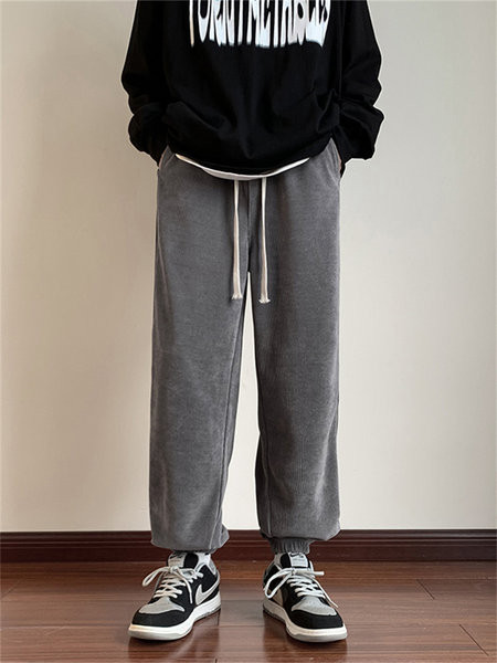 Pantaloni casual barbatesti cu buzunare