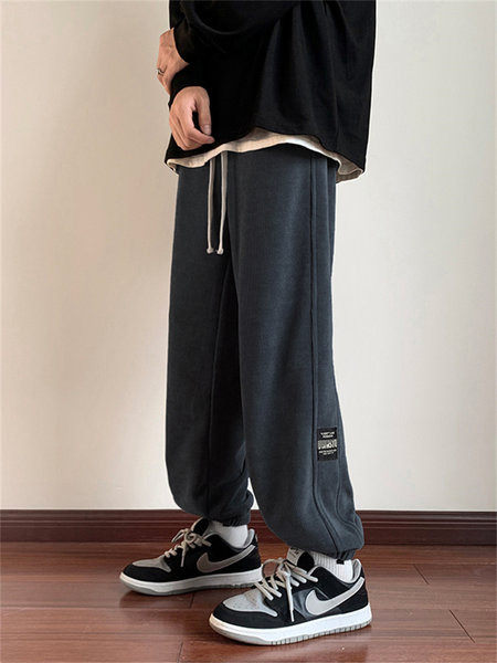 Pantaloni casual barbatesti cu buzunare