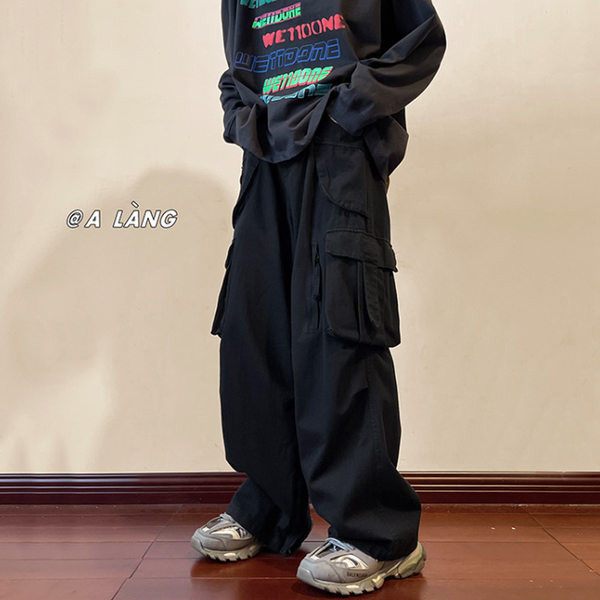 Pánske nohavice širokého modelu s bočnými vreckami