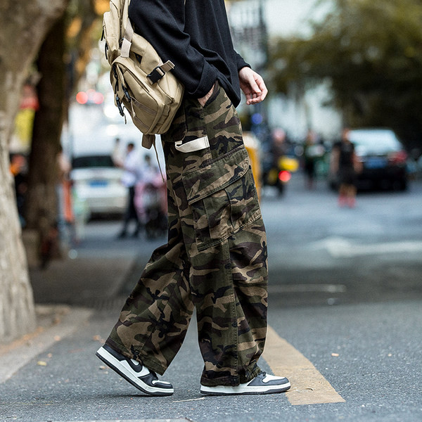 Pantaloni barbatesti - cu buzunar