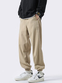 Pantaloni de bărbați cu model curat