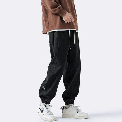 Pantaloni de bărbați cu model curat