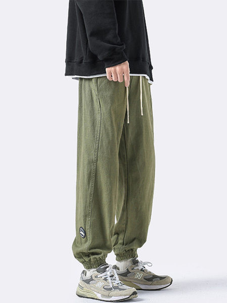 Pantaloni de bărbați cu model curat