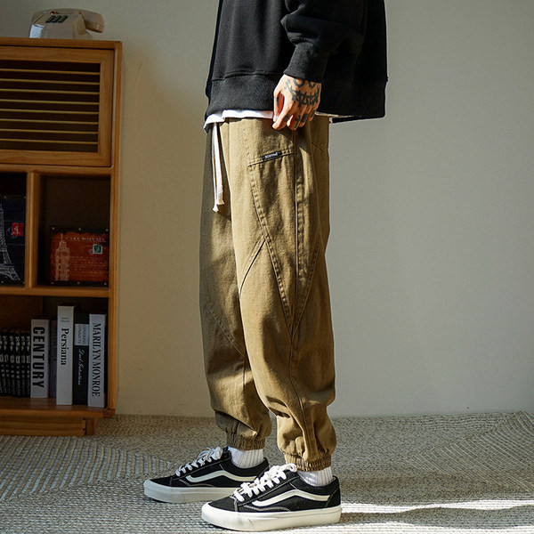 Pánske nohavice rovného modelu s vreckom