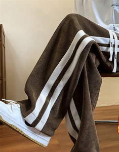 Pantaloni de bărbați sport cu pipe și șireturi