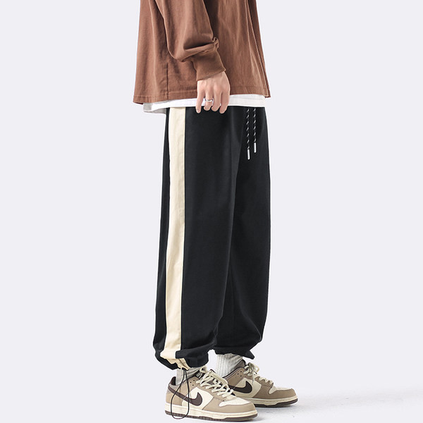 Pantaloni de trening pentru bărbați cu legături la picioare și logo