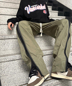 Ležerne muške hlače s pasovima