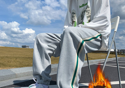 Pantaloni sport barbati cu margini