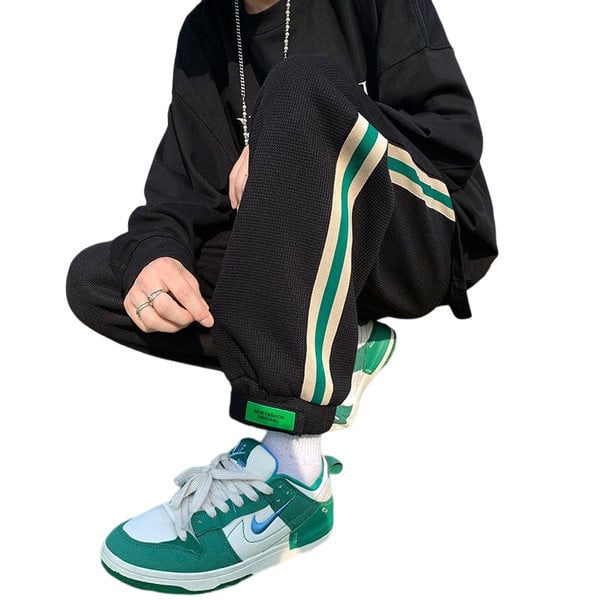 Pantaloni sport barbati cu margini