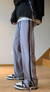 Pánske nohavice v tmavých a svetlých farbách