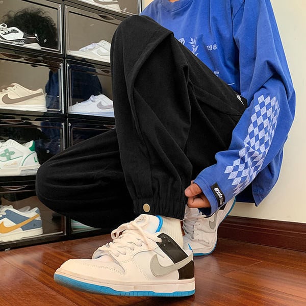 Pantaloni sport barbati cu elastic pe picior