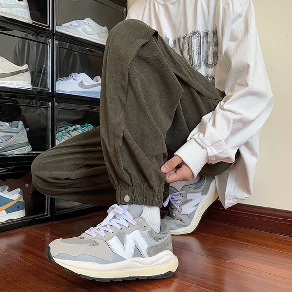 Pantaloni sport barbati cu elastic pe picior