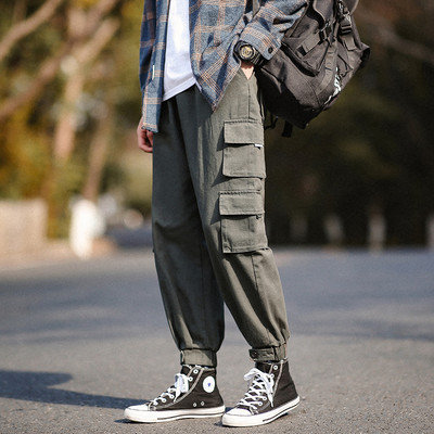 Model nou de pantaloni sport barbati cu buzunare