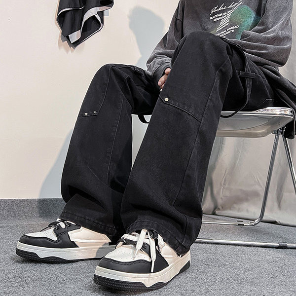 Blugi de bărbați cu picior larg în culori închise și deschise