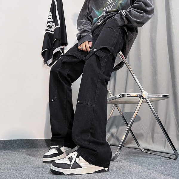 Blugi de bărbați cu picior larg în culori închise și deschise