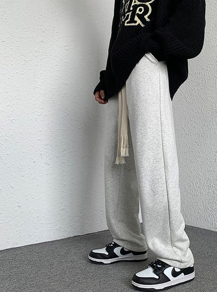 Pantaloni sport pentru bărbați de culoare închisă și deschisă