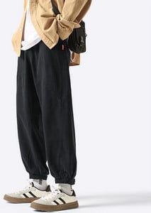 Pantaloni largi pentru bărbați cu buzunar