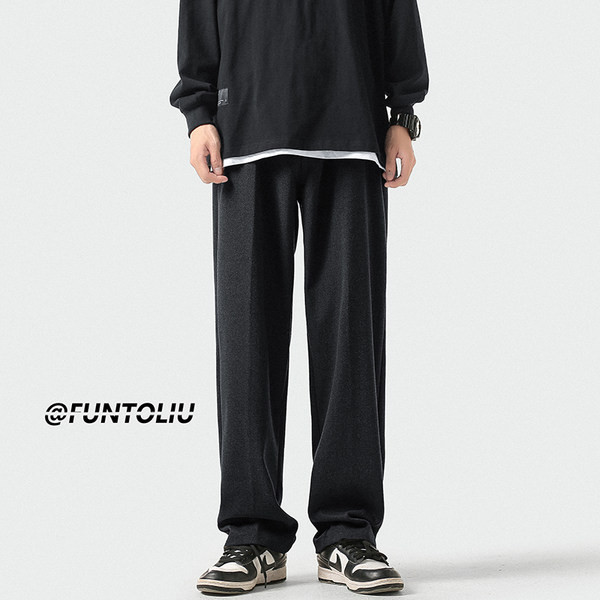 Nový model jednofarebných nohavíc s vreckom pre mužov