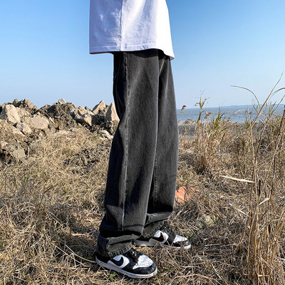 Blugi largi - model curat