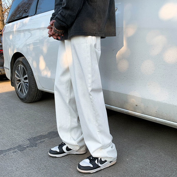 Blugi largi - model curat