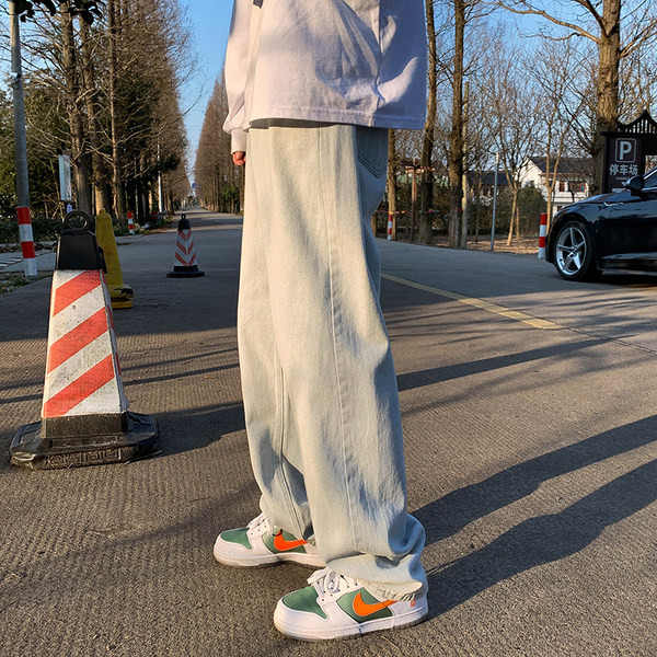 Blugi largi - model curat