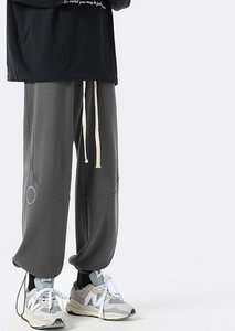 Pantaloni de bărbați sport cu inscripții și șireturi