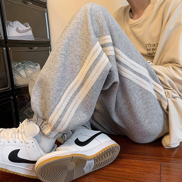 Pantaloni sport pentru bărbați, model larg, cu piping și șireturi