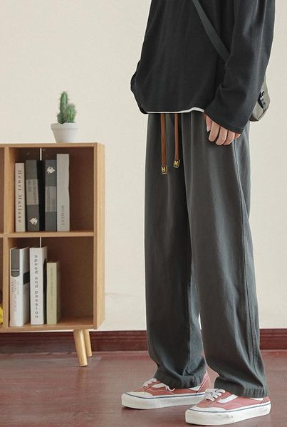 Čistý model pánskych nohavíc