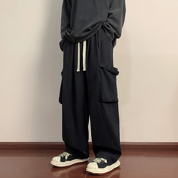 Pantaloni barbatesti cu sireturi si buzunare laterale - model larg