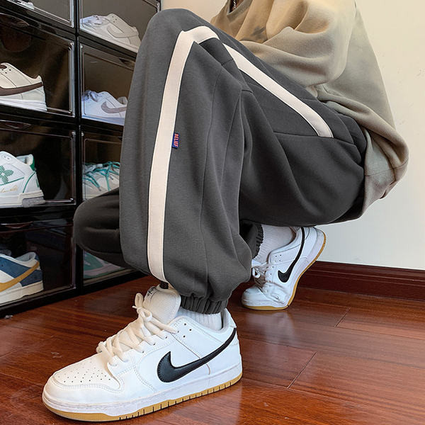 Pantaloni de trening pentru bărbați cu margini