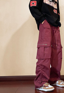 Φαρδύ ανδρικό παντελόνι σε ίσια γράμμη με  τσέπη