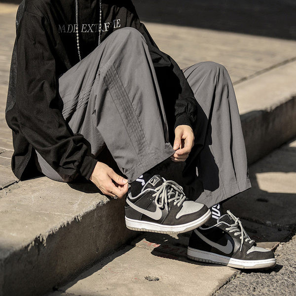 Pantaloni casual cu sireturi si picioare elastice